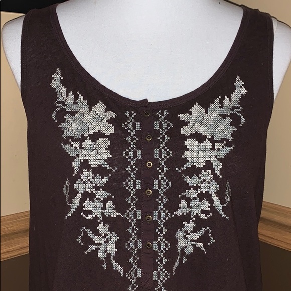 🌻Eddie Bauer Cross Stitch Tank🌻 - Picture 2 of 4